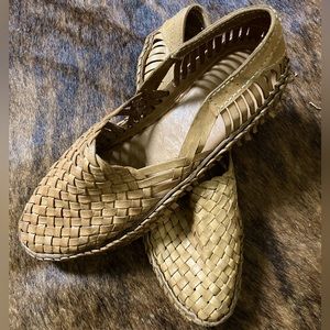 Mohinders slides in honey (no stripes) size 11